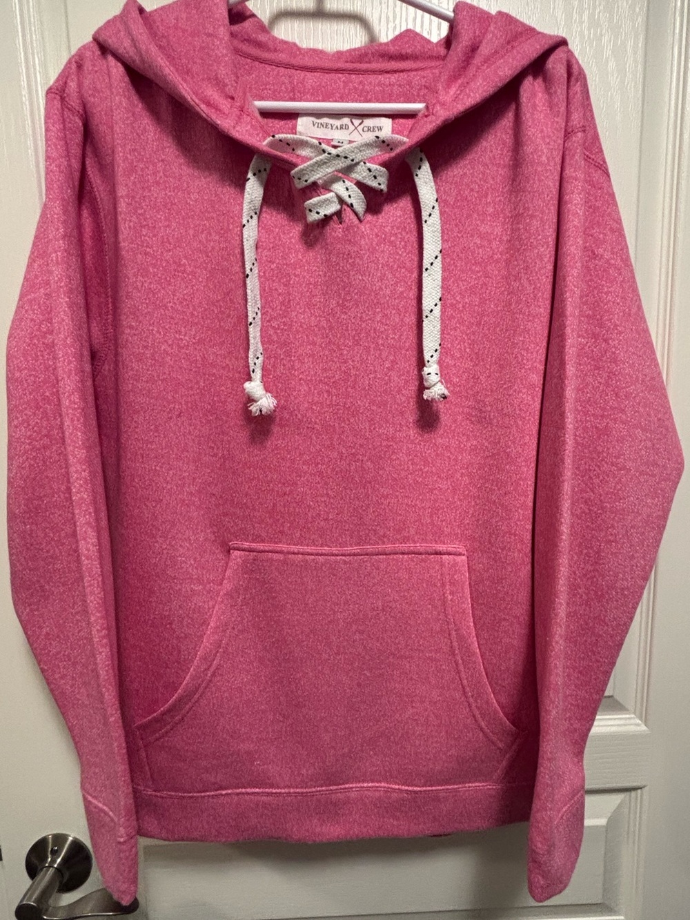 Vineyard Vines “vineyard crew” hooded sweatshirt kangaroo pocket heathered pink
